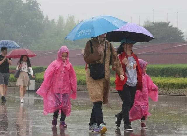 下雨天帶來的不同心情與應(yīng)對(duì)方式