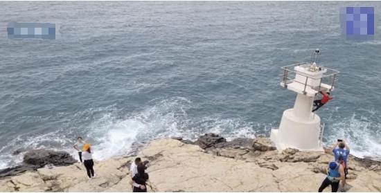 香港鴨脷洲旅游意外：海浪卷走女子，悲劇發(fā)生在危險之地