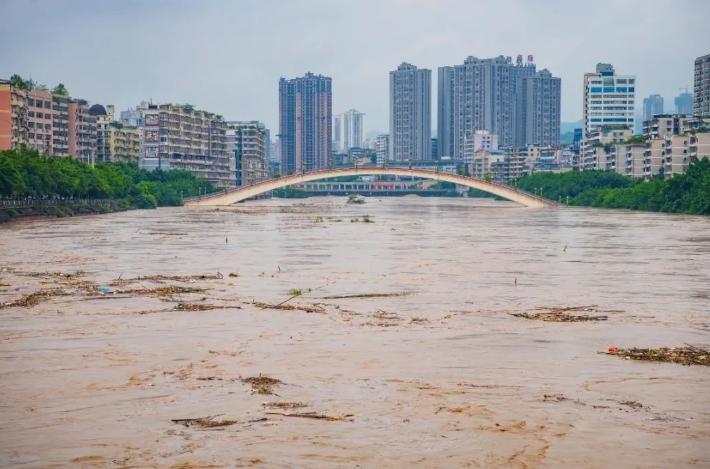 重慶萬(wàn)州區(qū)遭受特大暴雨引發(fā)洪澇災(zāi)害