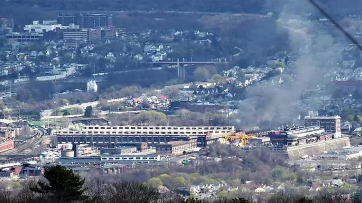 美國(guó)陸軍工廠爆發(fā)火災(zāi)，黑煙滾滾！部分炮彈運(yùn)往烏克蘭