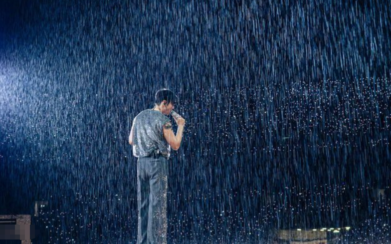 雨中演唱會：李榮浩與粉絲共度浪漫時光